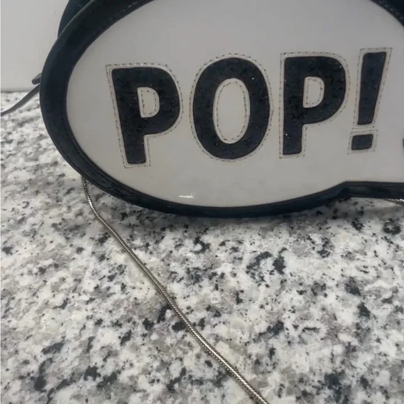 Kate Spade New York Black and White Novely Speech Bubble 'POP!' Crossbody EUC - Picture 3 of 16
